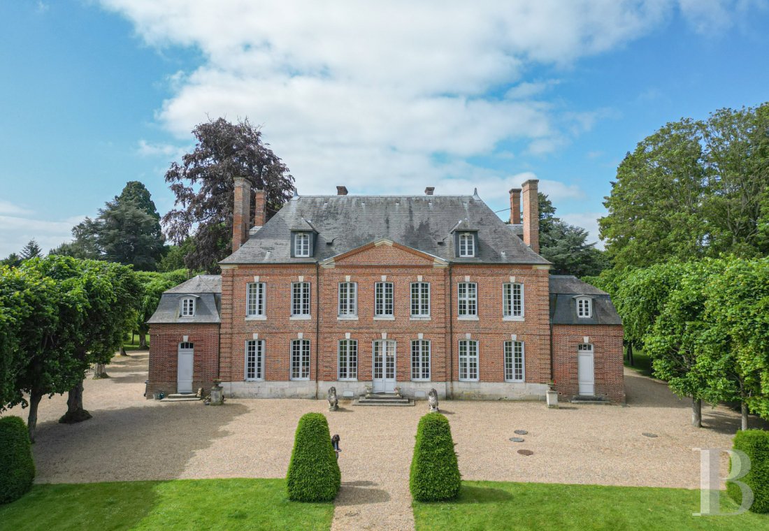 An 18th-century château with extensive grounds and French-style gardens in Eure, north of Évreux - photo  n°62